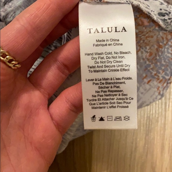 flowy Aritzia flower blouse - Picture 3 of 3